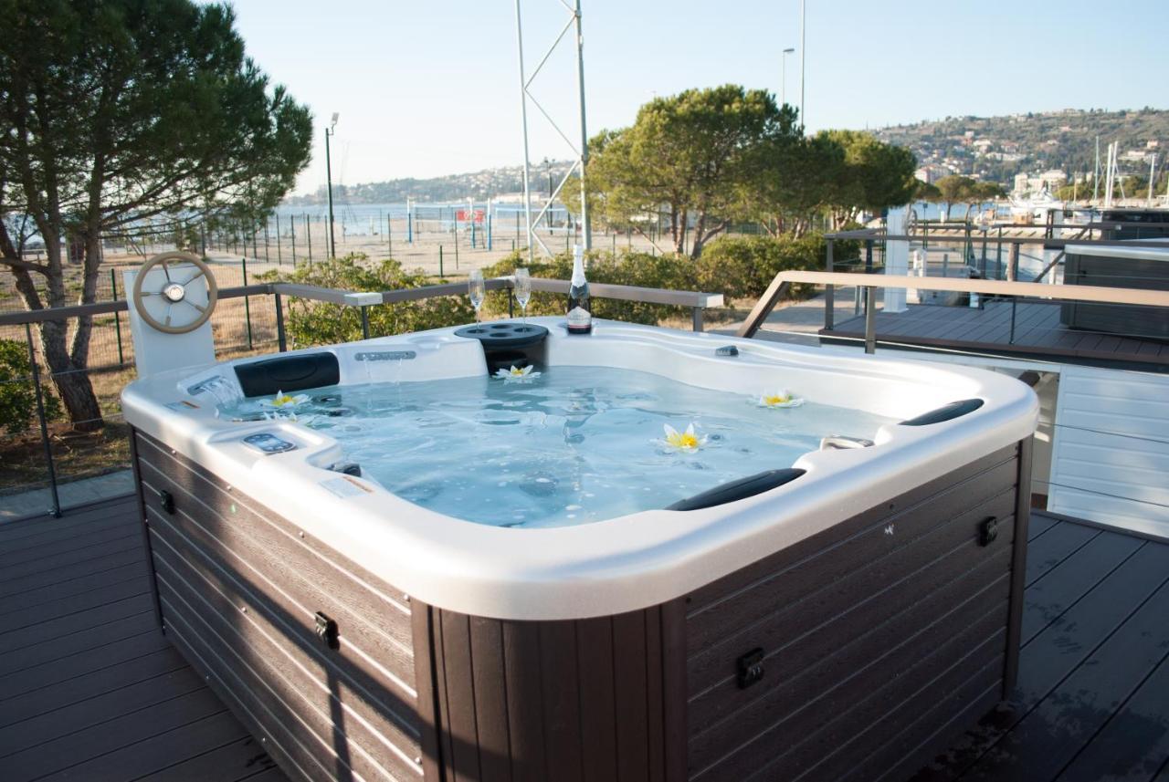 Floating House Blue Moon Villa Порторож Екстериор снимка