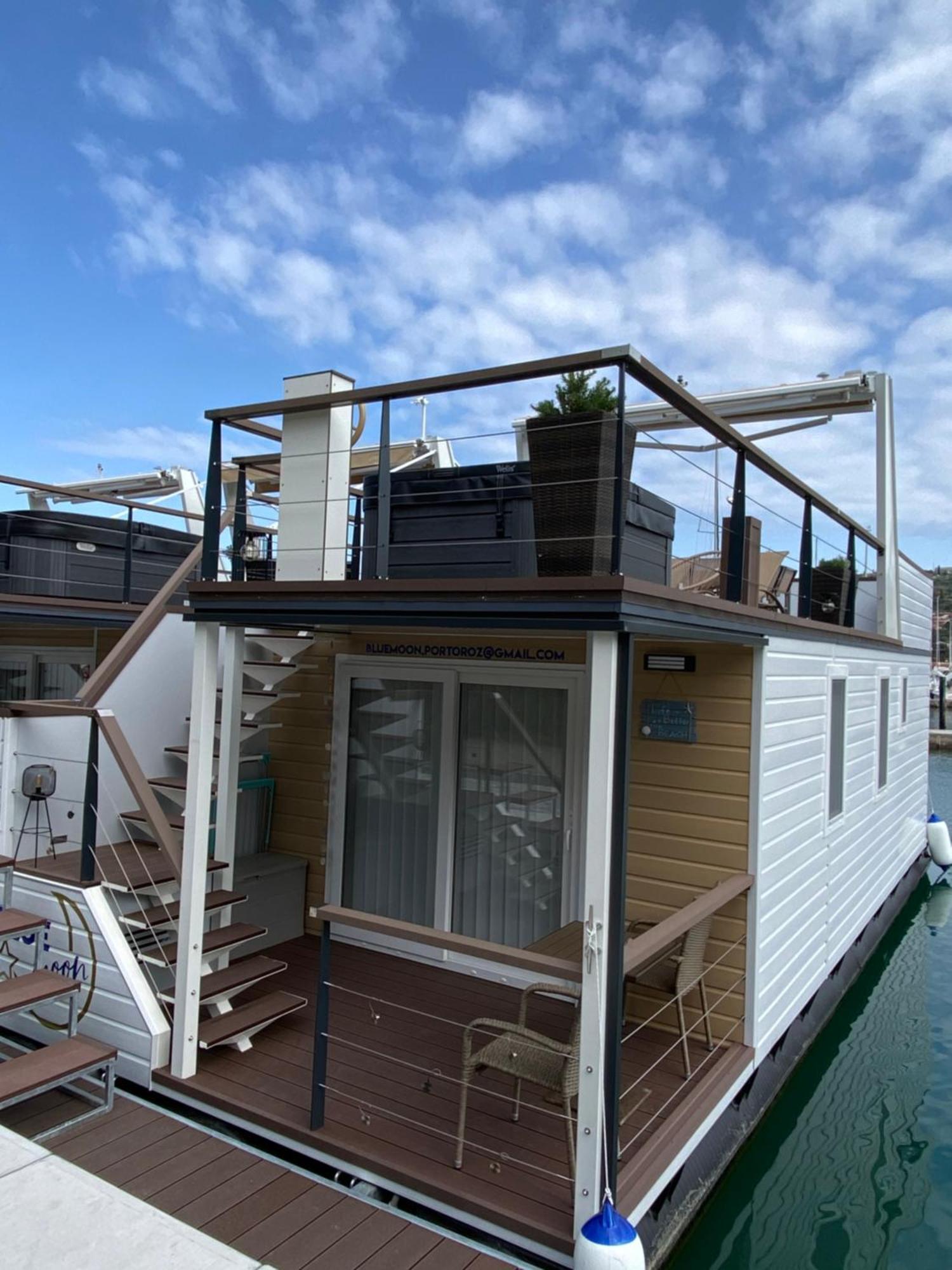 Floating House Blue Moon Villa Порторож Екстериор снимка