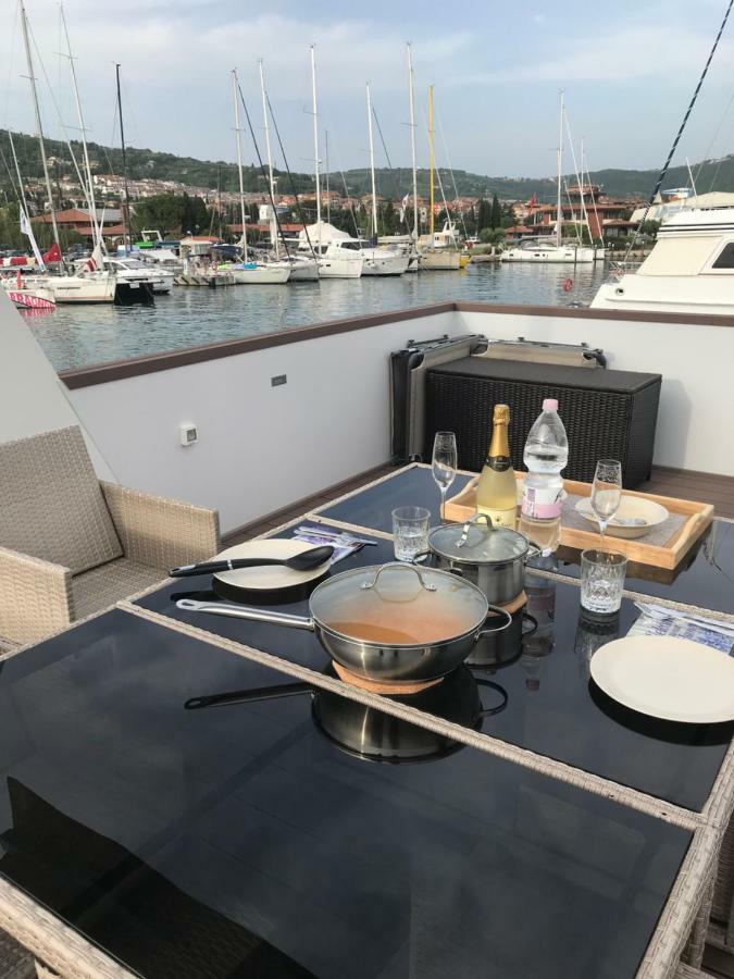 Floating House Blue Moon Villa Порторож Екстериор снимка